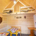 Sloneczny Dworek U Sarnow Apartmán