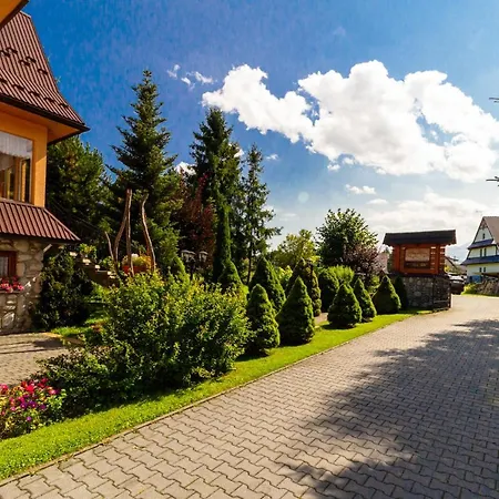 Sloneczny Dworek U Sarnow Apartment Czarna Gora